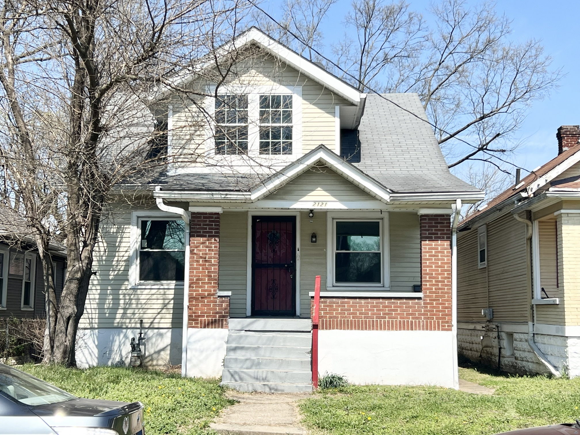 2121 West Lee Street